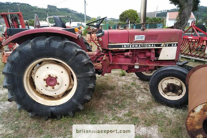INTERNATIONAL 433 SA Farm Tractor | 2.5L Diesel | 4x2 | Brand New Tyres - Traktor: slika 3 INTERNATIONAL 433 SA Farm Tractor | 2.5L Diesel | 4x2 | Brand New Tyres - Traktor: slika 3