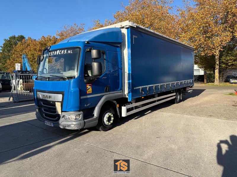 DAF LF 12T 260 AUTOMATIC - LADEBORDWAND - TOP TRUCK - Kamion sa ceradom: slika 1 DAF LF 12T 260 AUTOMATIC - LADEBORDWAND - TOP TRUCK - Kamion sa ceradom: slika 1