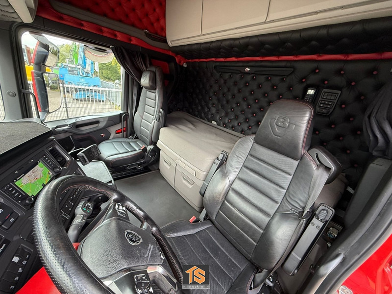 Scania R650 V8 - SHOW TRUCK - EURO 6 D - FULL AIR - RETARDER - GERMAN TRUCK - HYDRAULIC - TOP TOP TOP!! - Tegljač: slika 4 Scania R650 V8 - SHOW TRUCK - EURO 6 D - FULL AIR - RETARDER - GERMAN TRUCK - HYDRAULIC - TOP TOP TOP!! - Tegljač: slika 4