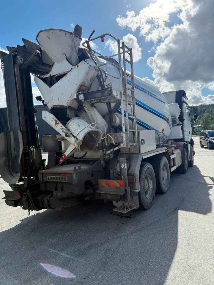 Mercedes-Benz 3251 / 9 m3 mixer + Liebher 12+4 - Mikser za beton: slika 4 Mercedes-Benz 3251 / 9 m3 mixer + Liebher 12+4 - Mikser za beton: slika 4
