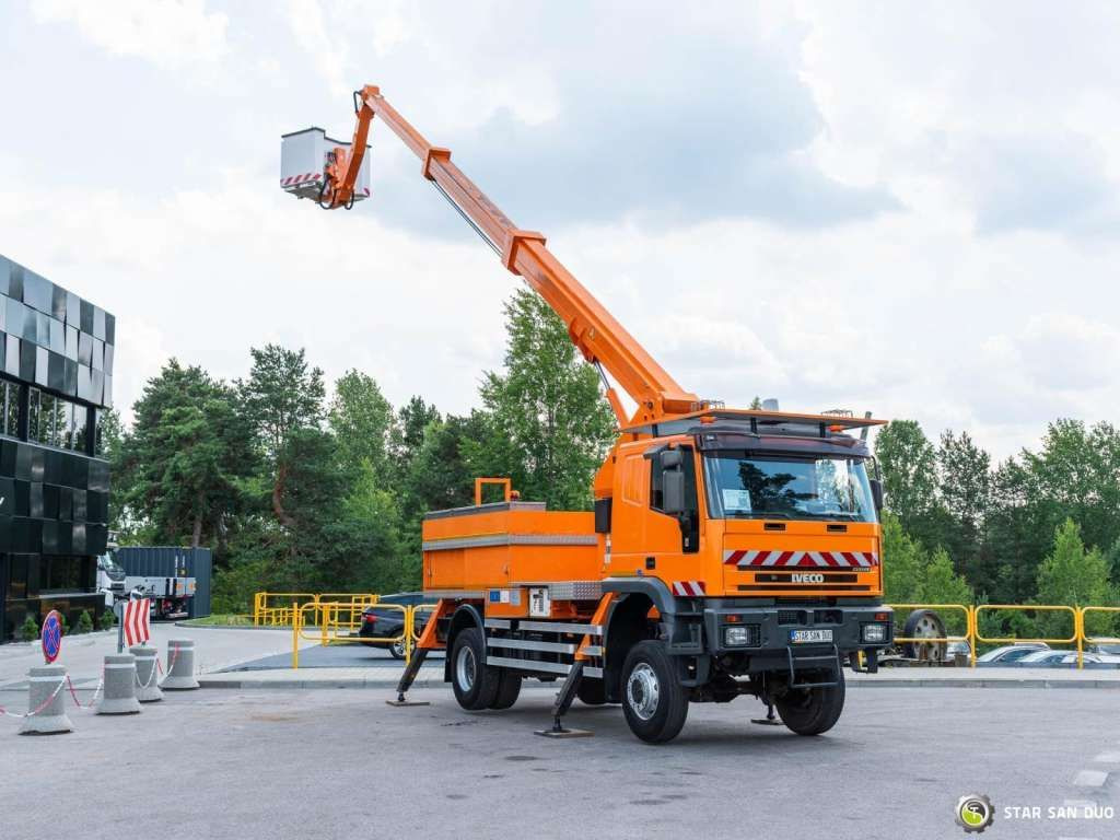Iveco CURSOR 240 4x4 RUTHMANN T225 22,5 Meters Lift - Vazdušna platforma montirana na kamion: slika 3 Iveco CURSOR 240 4x4 RUTHMANN T225 22,5 Meters Lift - Vazdušna platforma montirana na kamion: slika 3