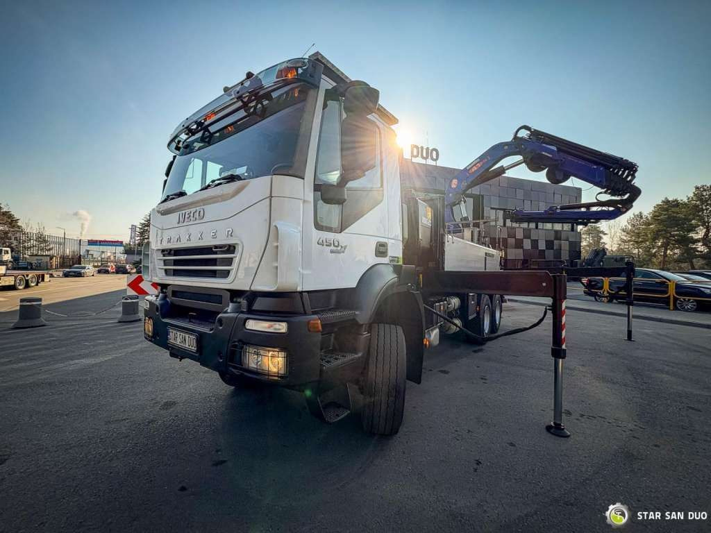 Iveco TRAKKER 450 6x6 PM41S FLY JIB Crane Kipper - Kamion sa dizalicom: slika 4 Iveco TRAKKER 450 6x6 PM41S FLY JIB Crane Kipper - Kamion sa dizalicom: slika 4