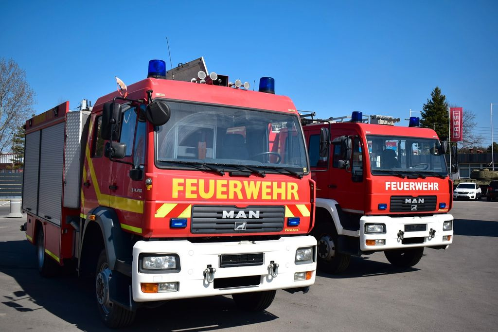 MAN 4x4 Firetruck Feuerwehr DOKA Expedition Camper - Vatrogasni kamion: slika 5 MAN 4x4 Firetruck Feuerwehr DOKA Expedition Camper - Vatrogasni kamion: slika 5