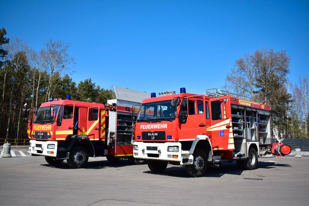 MAN 4x4 Firetruck Feuerwehr DOKA Expedition Camper - Vatrogasni kamion: slika 3 MAN 4x4 Firetruck Feuerwehr DOKA Expedition Camper - Vatrogasni kamion: slika 3