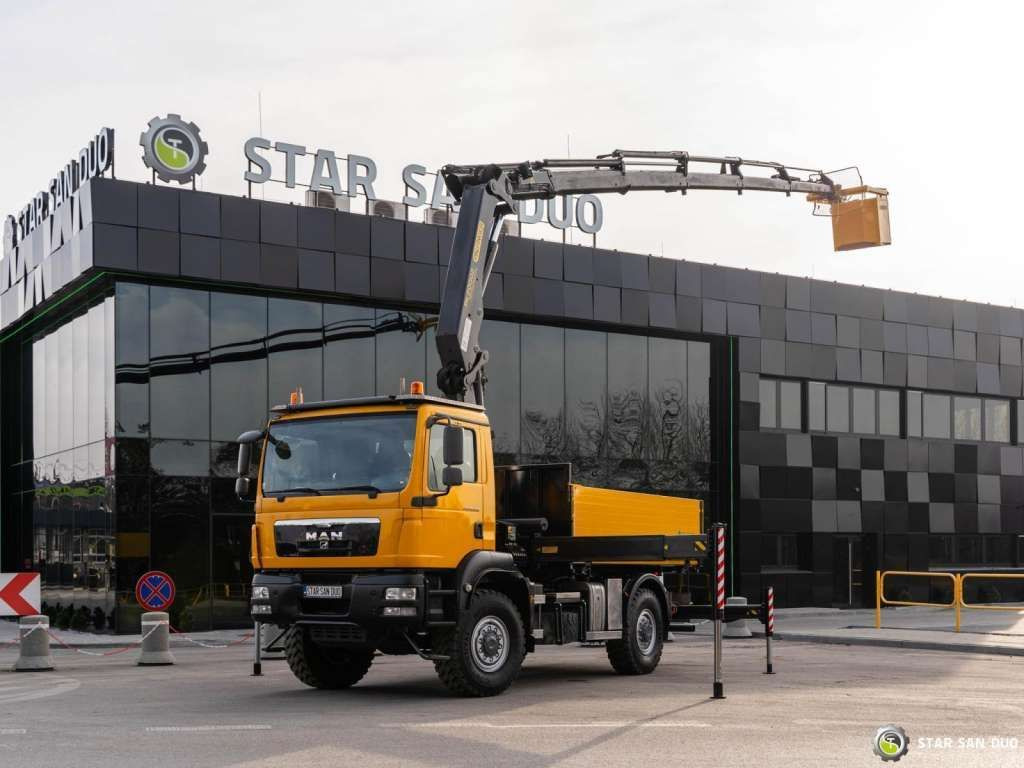 MAN TGM 18.340 4x4 PALFINGER PK 20002 CRANE BASKET MAN TGM 18.340 4x4 PALFINGER PK 20002 CRANE BASKET - Kamion sa dizalicom, Kamion sa tovarnim sandukom: slika 1 MAN TGM 18.340 4x4 PALFINGER PK 20002 CRANE BASKET MAN TGM 18.340 4x4 PALFINGER PK 20002 CRANE BASKET - Kamion sa dizalicom, Kamion sa tovarnim sandukom: slika 1