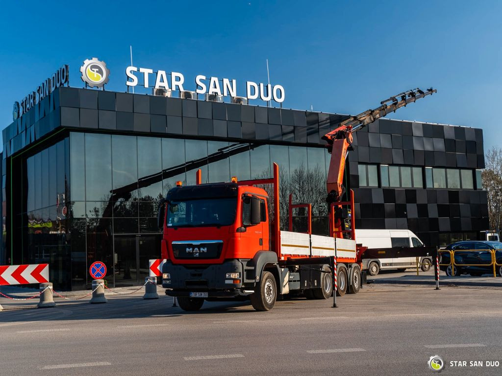 MAN TGS 35.400 PALFINGER PK 44002 WINCH TRIDEM KRAN - Kamion sa dizalicom, Kamion sa tovarnim sandukom: slika 1 MAN TGS 35.400 PALFINGER PK 44002 WINCH TRIDEM KRAN - Kamion sa dizalicom, Kamion sa tovarnim sandukom: slika 1