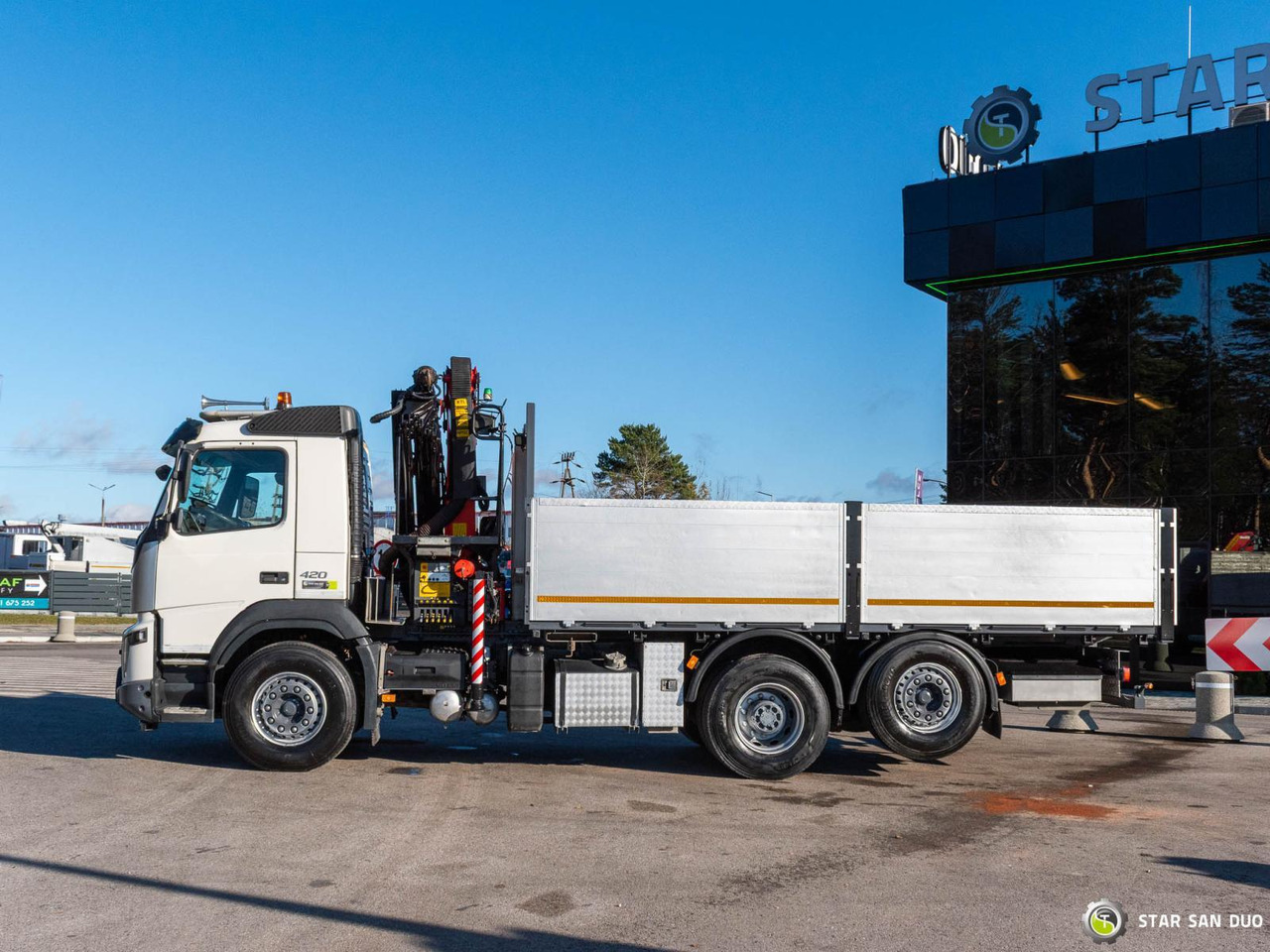 Kamion sa dizalicom : slika 8