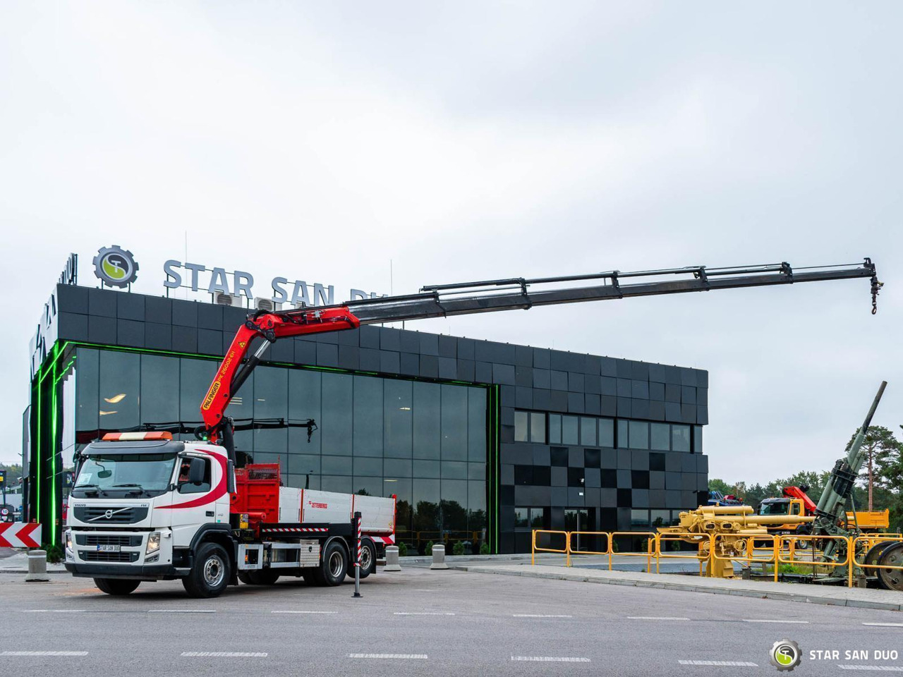 - Kamion sa dizalicom: slika 3 - Kamion sa dizalicom: slika 3