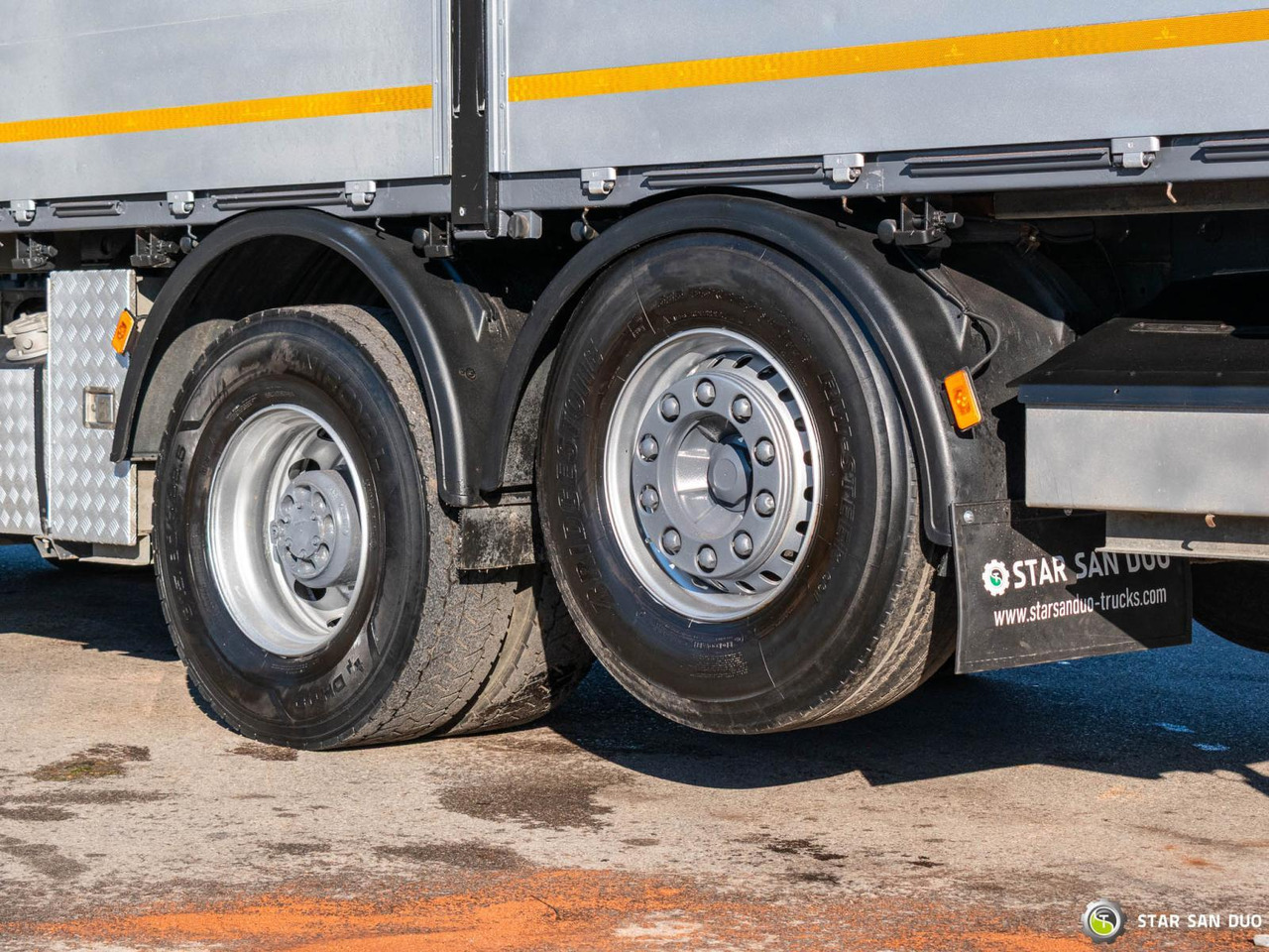 Kamion sa dizalicom : slika 18