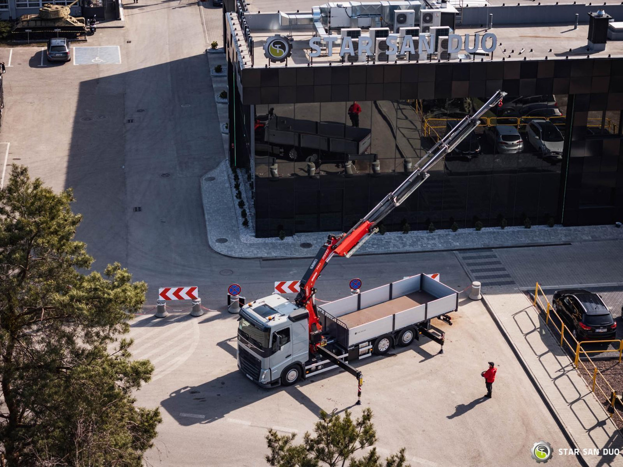 - Kamion sa dizalicom: slika 4 - Kamion sa dizalicom: slika 4