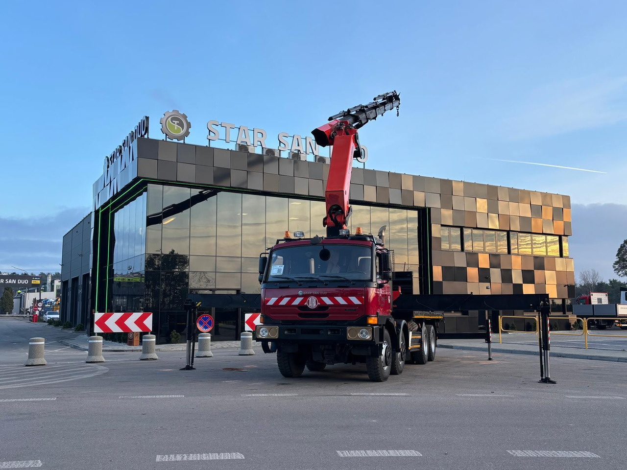 - Kamion sa dizalicom: slika 3 - Kamion sa dizalicom: slika 3