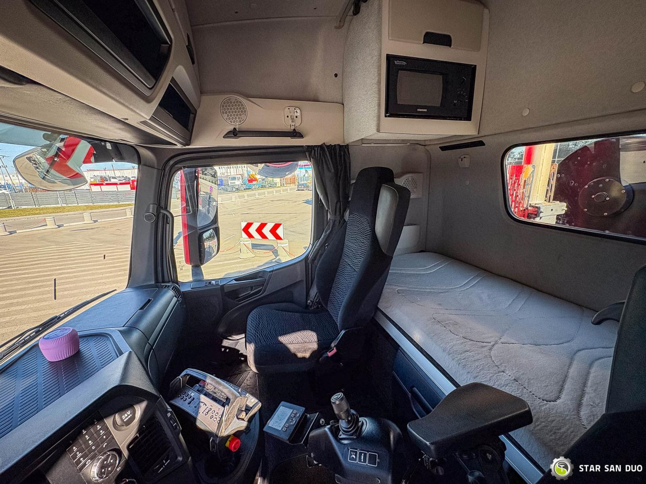 Kamion sa dizalicom : slika 17