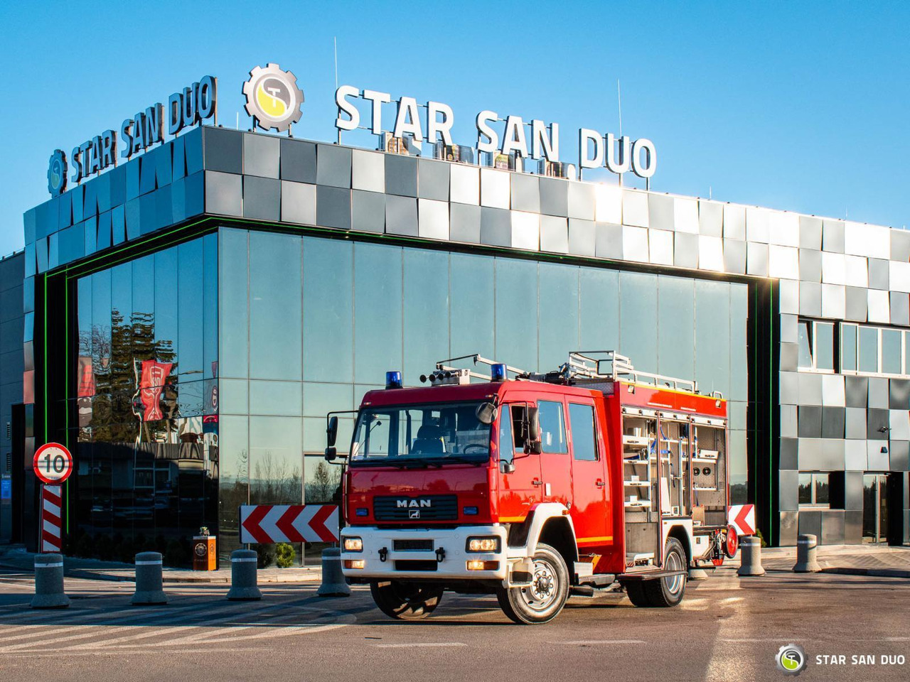 - Vatrogasni kamion: slika 3 - Vatrogasni kamion: slika 3