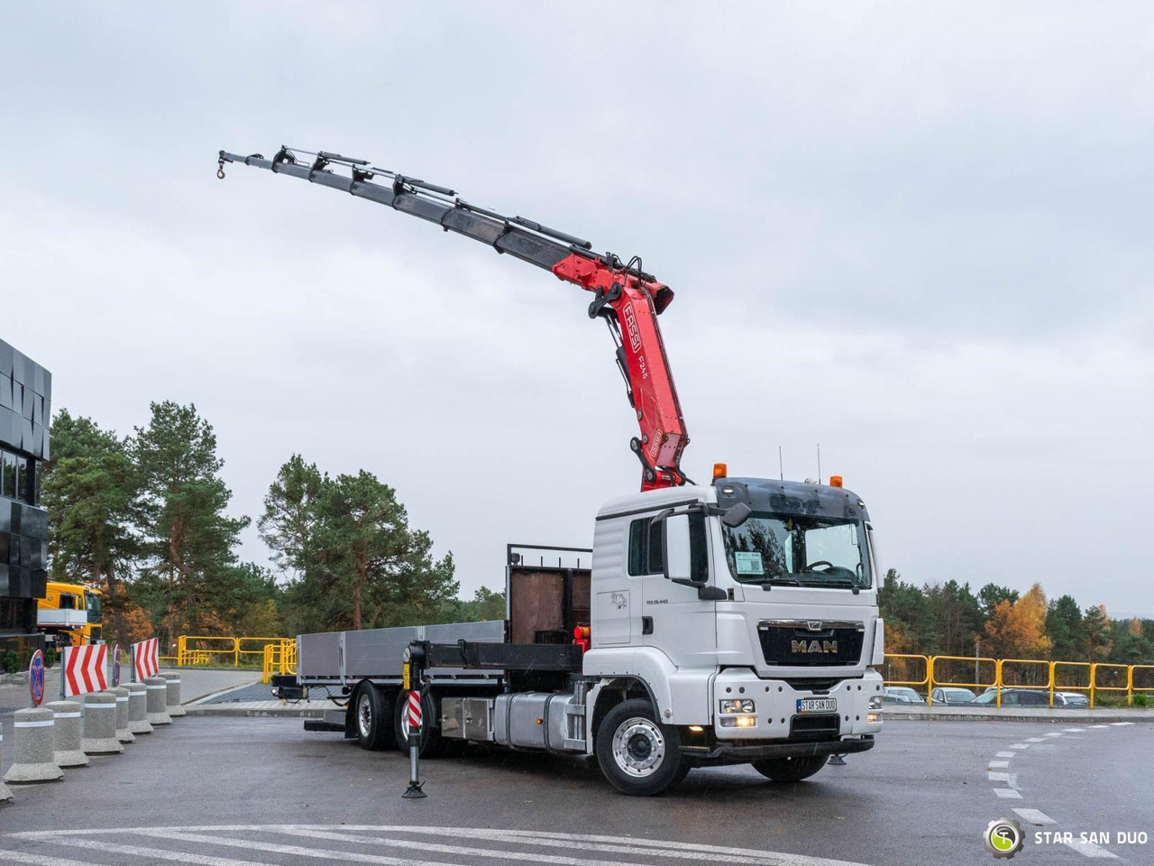 - Kamion sa dizalicom: slika 4 - Kamion sa dizalicom: slika 4