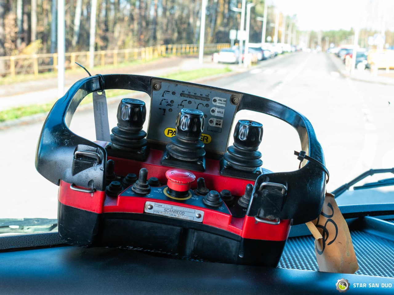 Kamion sa dizalicom : slika 17