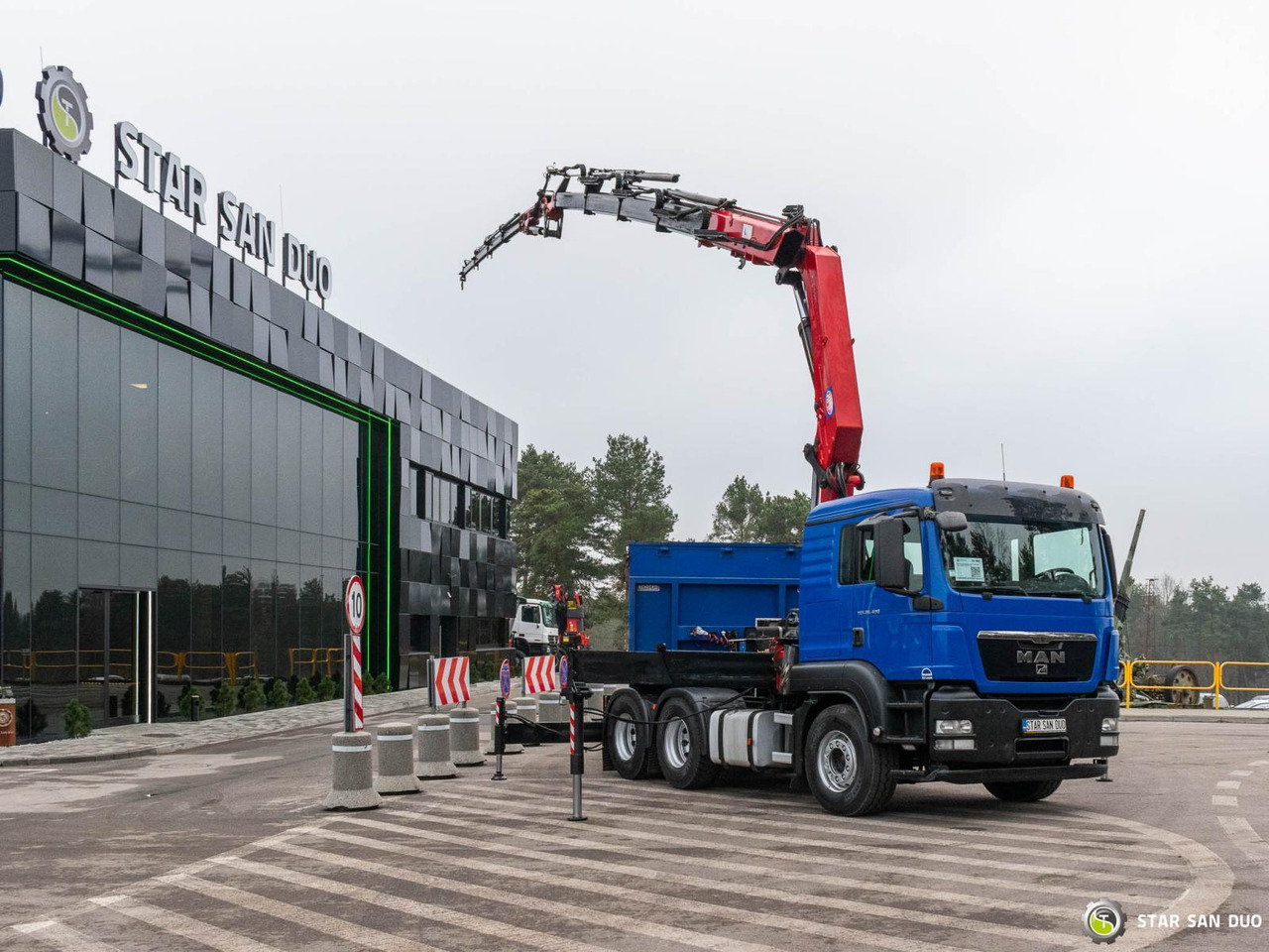 - Kamion sa dizalicom: slika 4 - Kamion sa dizalicom: slika 4