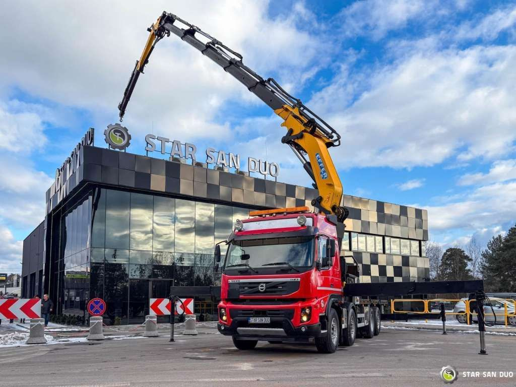 Volvo FMX 500 8x2 Effer 585 Fly Jib Winch Crane Kran Volvo FMX 500 8x2 Effer 585 Fly Jib Winch Crane Kran - Kamion sa dizalicom, Kamion sa tovarnim sandukom: slika 1 Volvo FMX 500 8x2 Effer 585 Fly Jib Winch Crane Kran Volvo FMX 500 8x2 Effer 585 Fly Jib Winch Crane Kran - Kamion sa dizalicom, Kamion sa tovarnim sandukom: slika 1