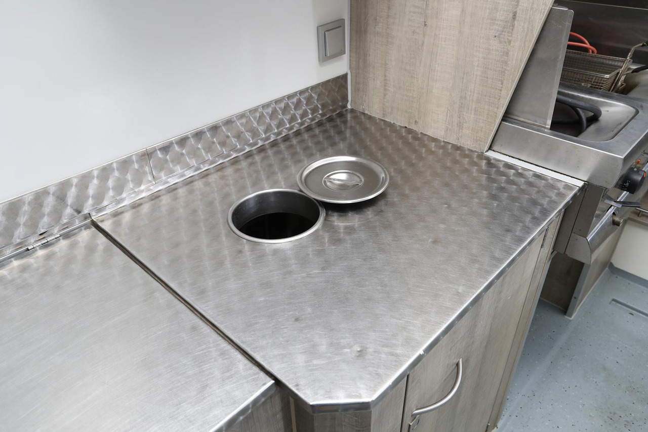 Wochenmarktmobil Seico - Hrana kamion: slika 2 Wochenmarktmobil Seico - Hrana kamion: slika 2