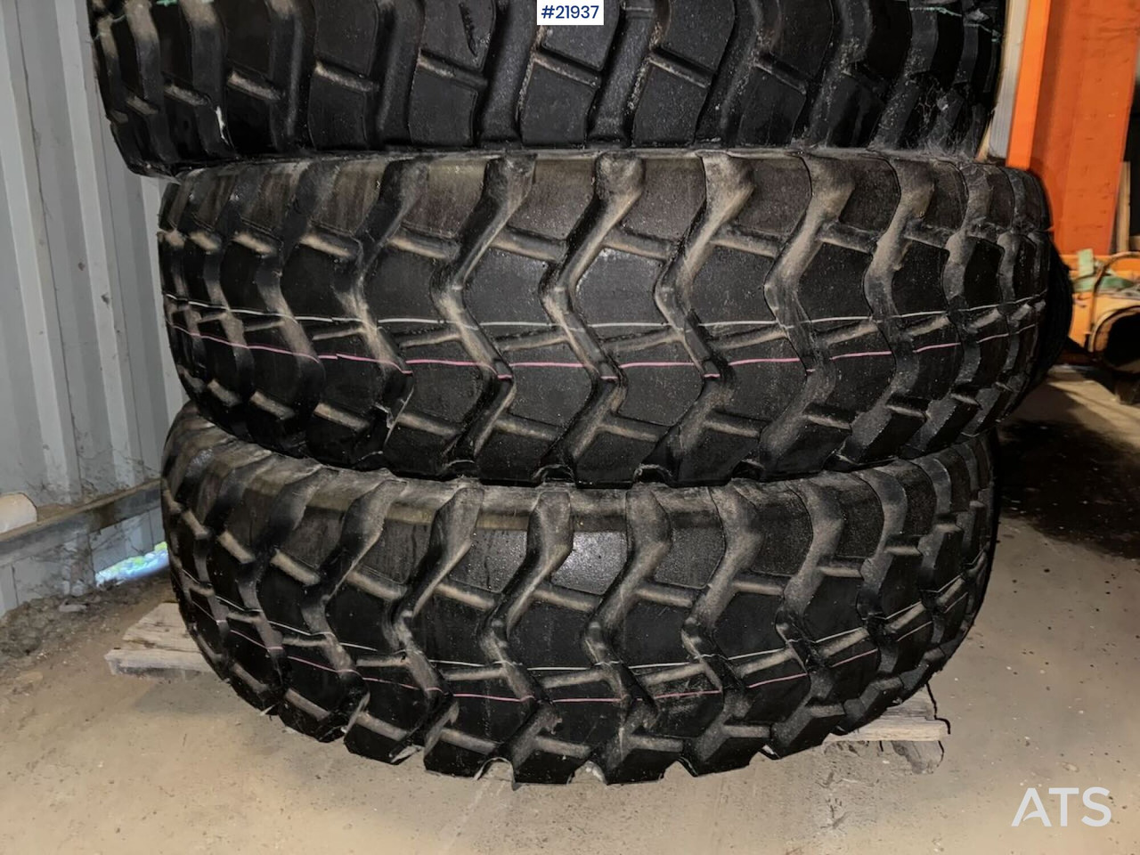 4 stk dekk til hjullaster eller veghøvel - Guma za Građevinska mašina: slika 1 4 stk dekk til hjullaster eller veghøvel - Guma za Građevinska mašina: slika 1