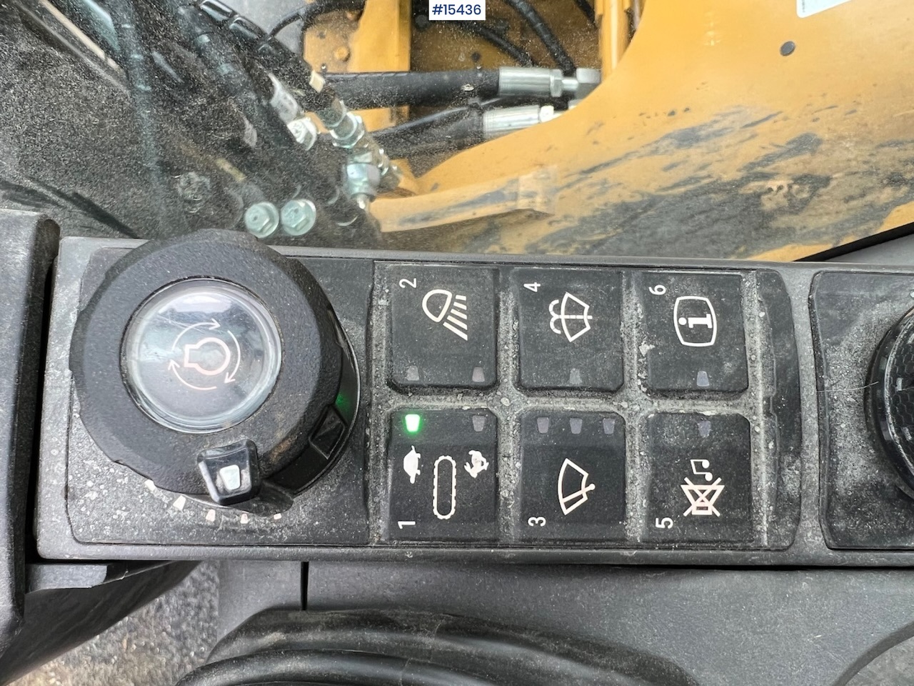 Bager Caterpillar 320: slika 26