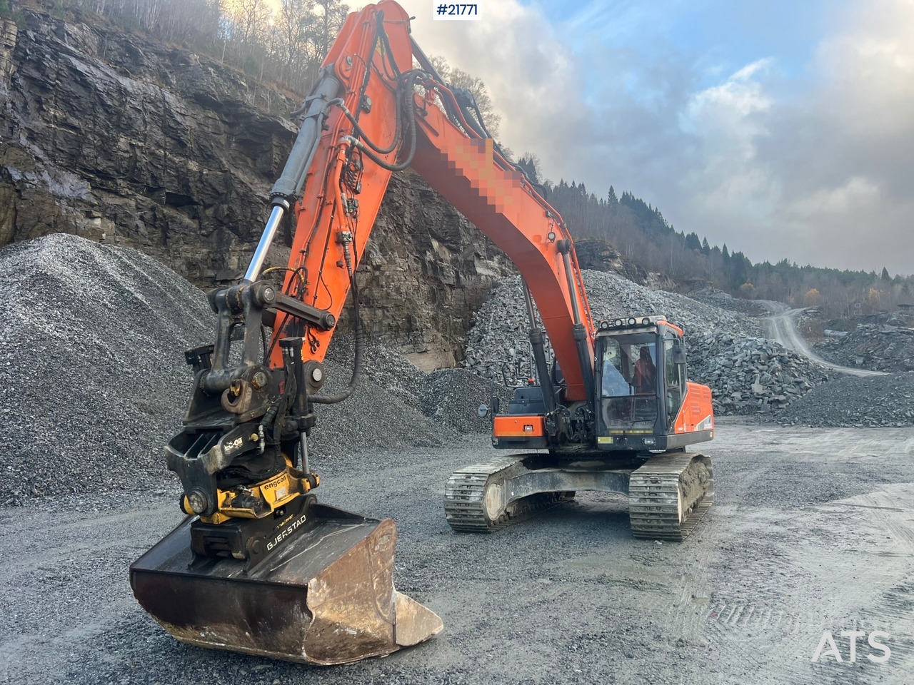 Doosan Dx300lc-5 Gravemaskin m/ rototilt og pusseskuffe - Bager: slika 3 Doosan Dx300lc-5 Gravemaskin m/ rototilt og pusseskuffe - Bager: slika 3