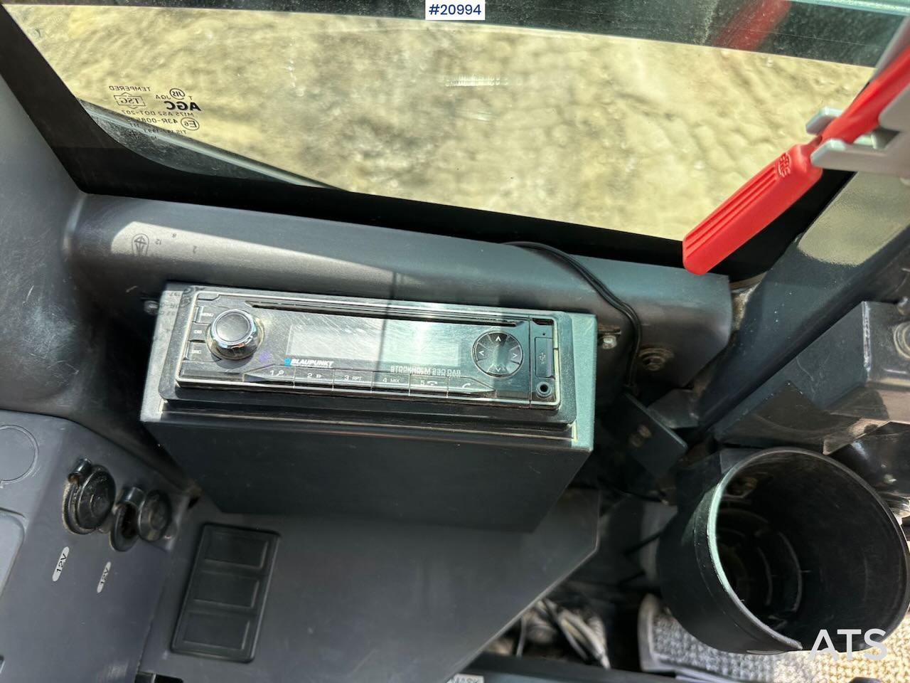 Bager guseničar Komatsu PC228USLC-10: slika 40 Bager guseničar Komatsu PC228USLC-10: slika 40