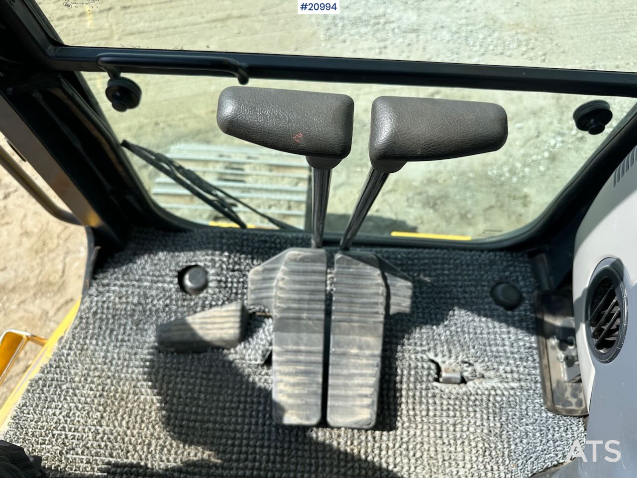 Bager guseničar Komatsu PC228USLC-10: slika 35 Bager guseničar Komatsu PC228USLC-10: slika 35