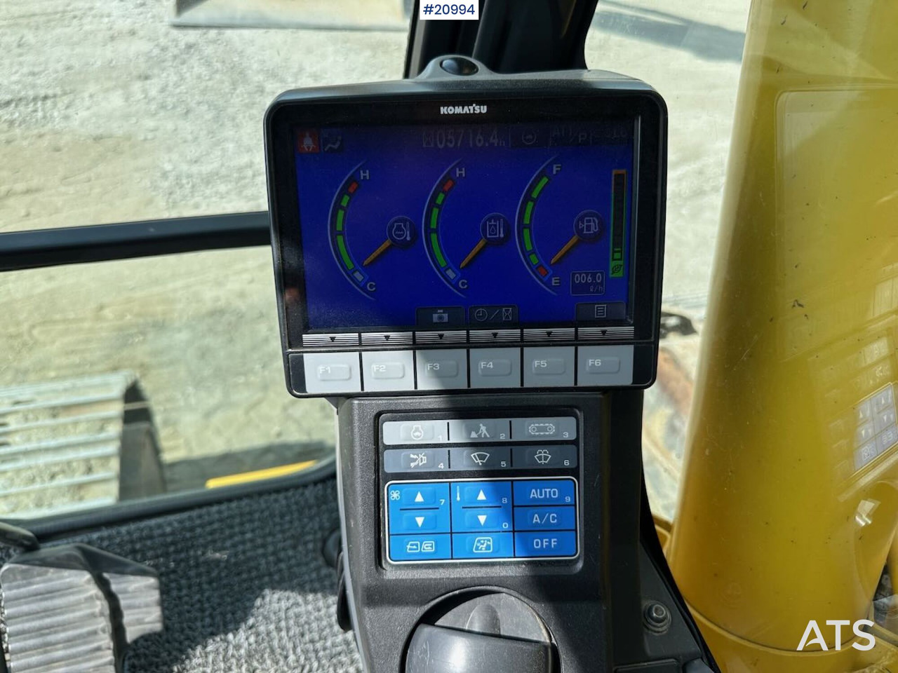 Bager guseničar Komatsu PC228USLC-10: slika 36 Bager guseničar Komatsu PC228USLC-10: slika 36