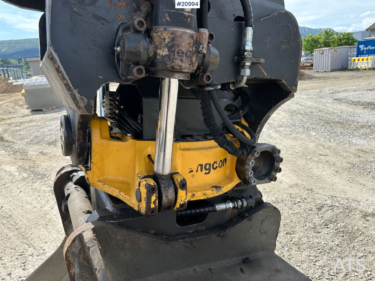 Bager guseničar Komatsu PC228USLC-10: slika 12 Bager guseničar Komatsu PC228USLC-10: slika 12