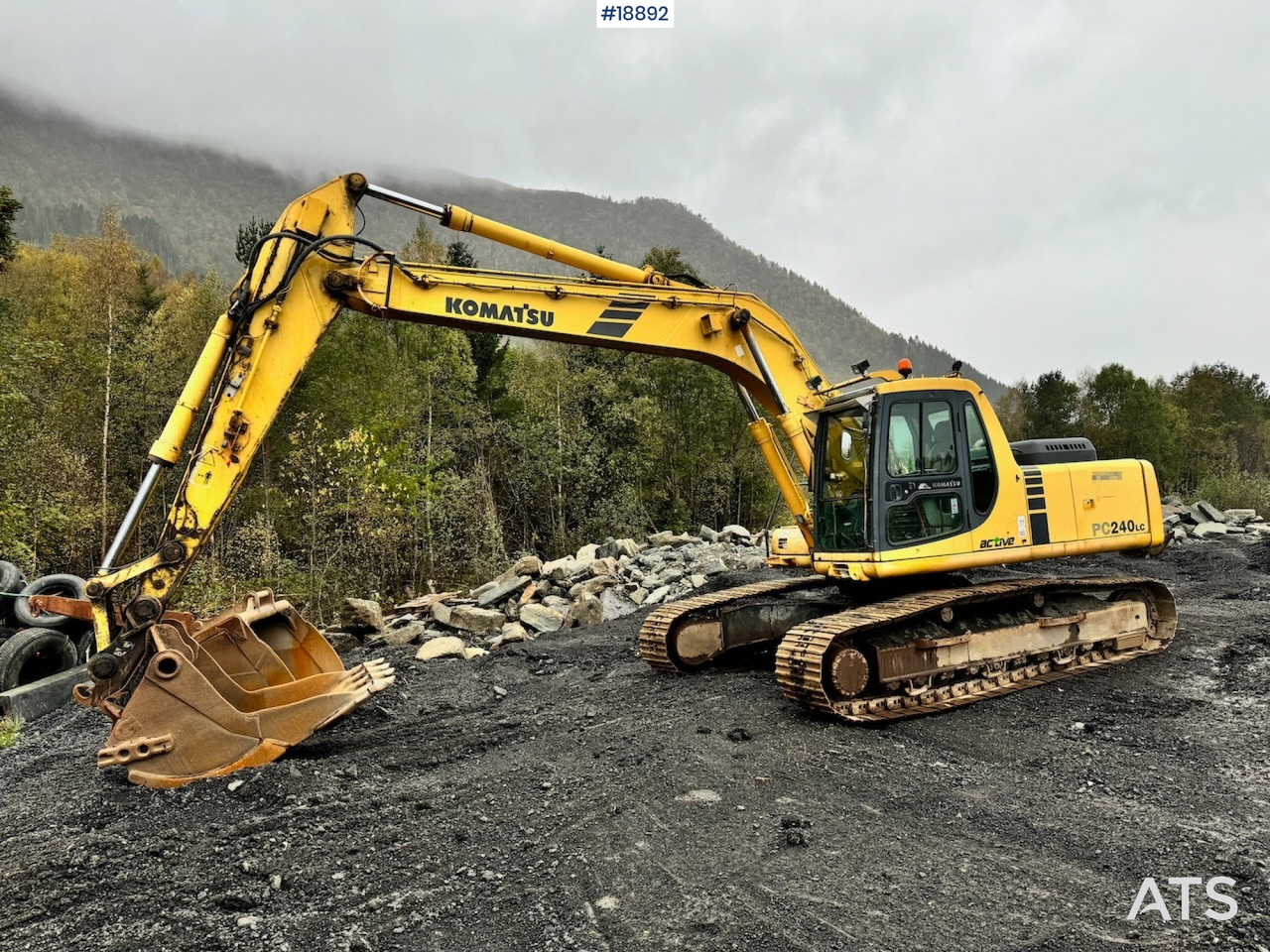 Komatsu PC240LC-6K Beltegraver m/ Graveskuffe - Bager: slika 2 Komatsu PC240LC-6K Beltegraver m/ Graveskuffe - Bager: slika 2