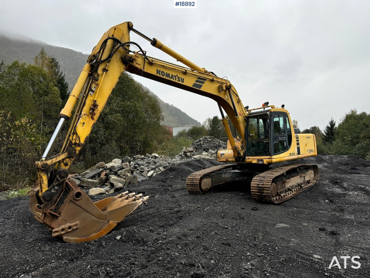 Komatsu PC240LC-6K Beltegraver m/ Graveskuffe - Bager: slika 1 Komatsu PC240LC-6K Beltegraver m/ Graveskuffe - Bager: slika 1