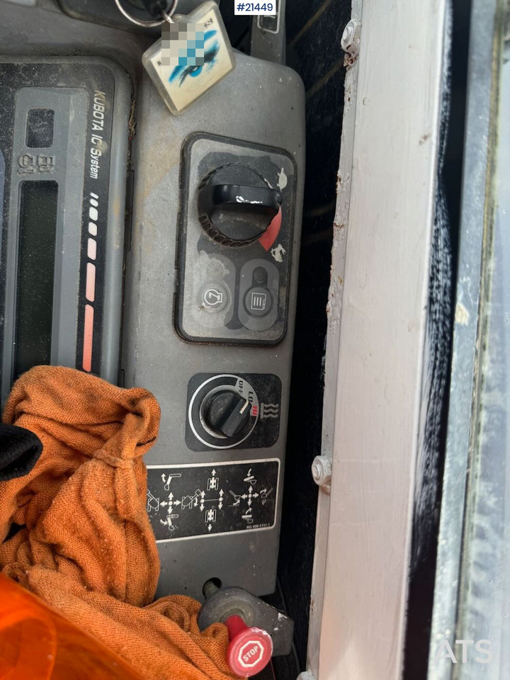 Mini bager Kubota U35-3: slika 28