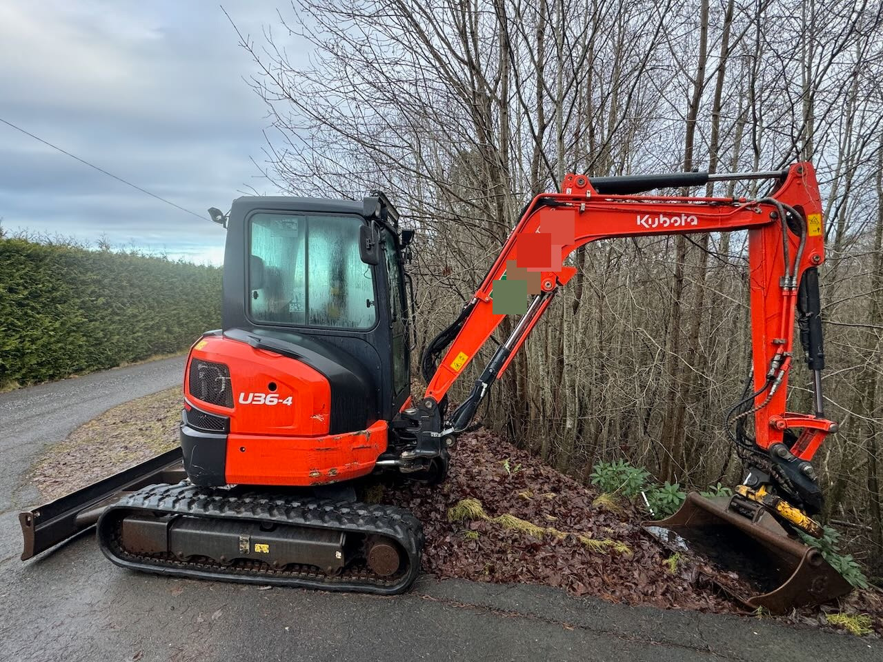Kubota U36-4 Beltegraver m/ 4 skuffer, rotortilt og klype. - Mini bager: slika 2 Kubota U36-4 Beltegraver m/ 4 skuffer, rotortilt og klype. - Mini bager: slika 2