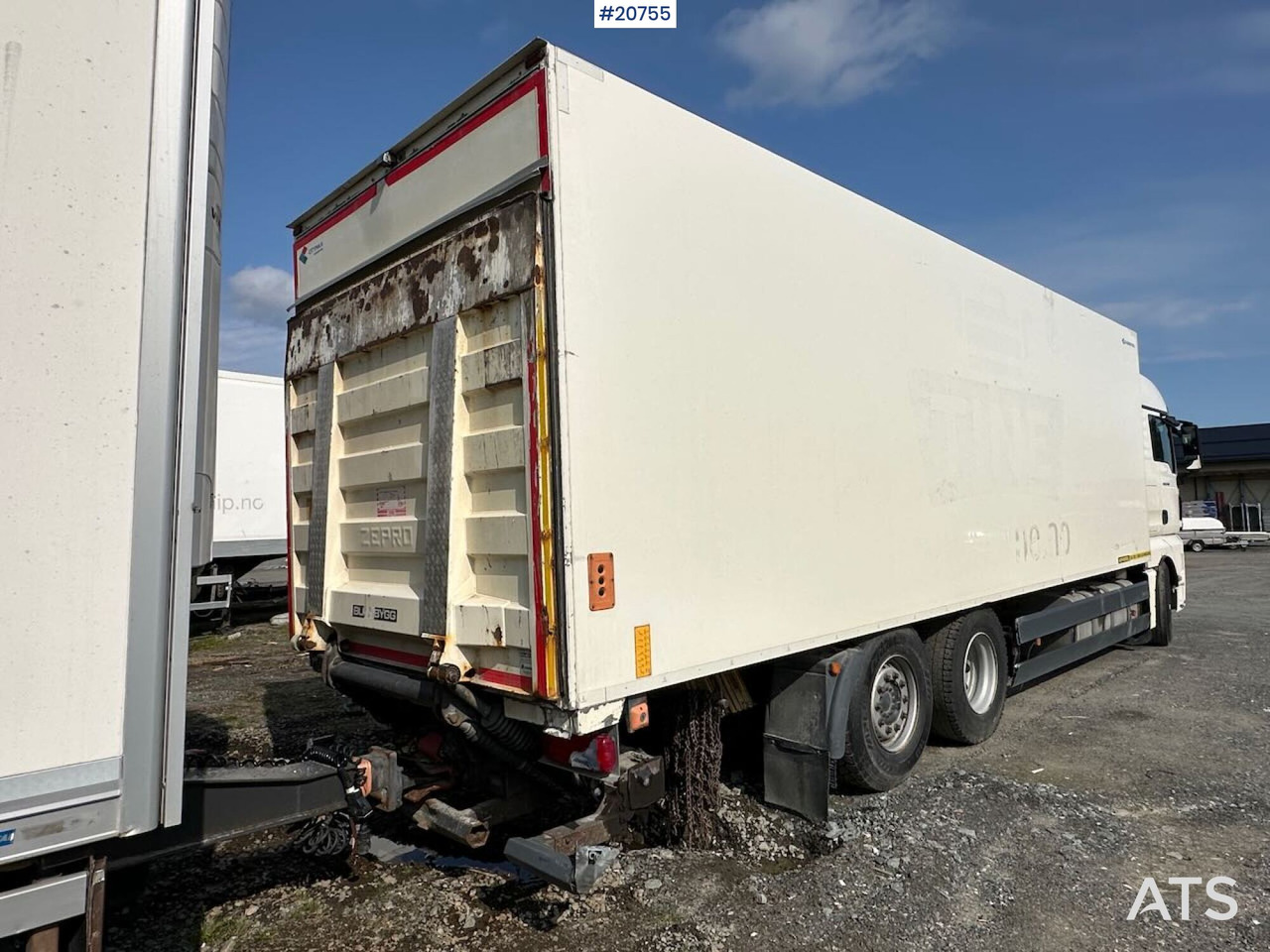 MAN TGX 26.480 6x2 skapbil m/ Bussbygg skap og lift - Kamion sa zatvorenim sandukom: slika 4 MAN TGX 26.480 6x2 skapbil m/ Bussbygg skap og lift - Kamion sa zatvorenim sandukom: slika 4