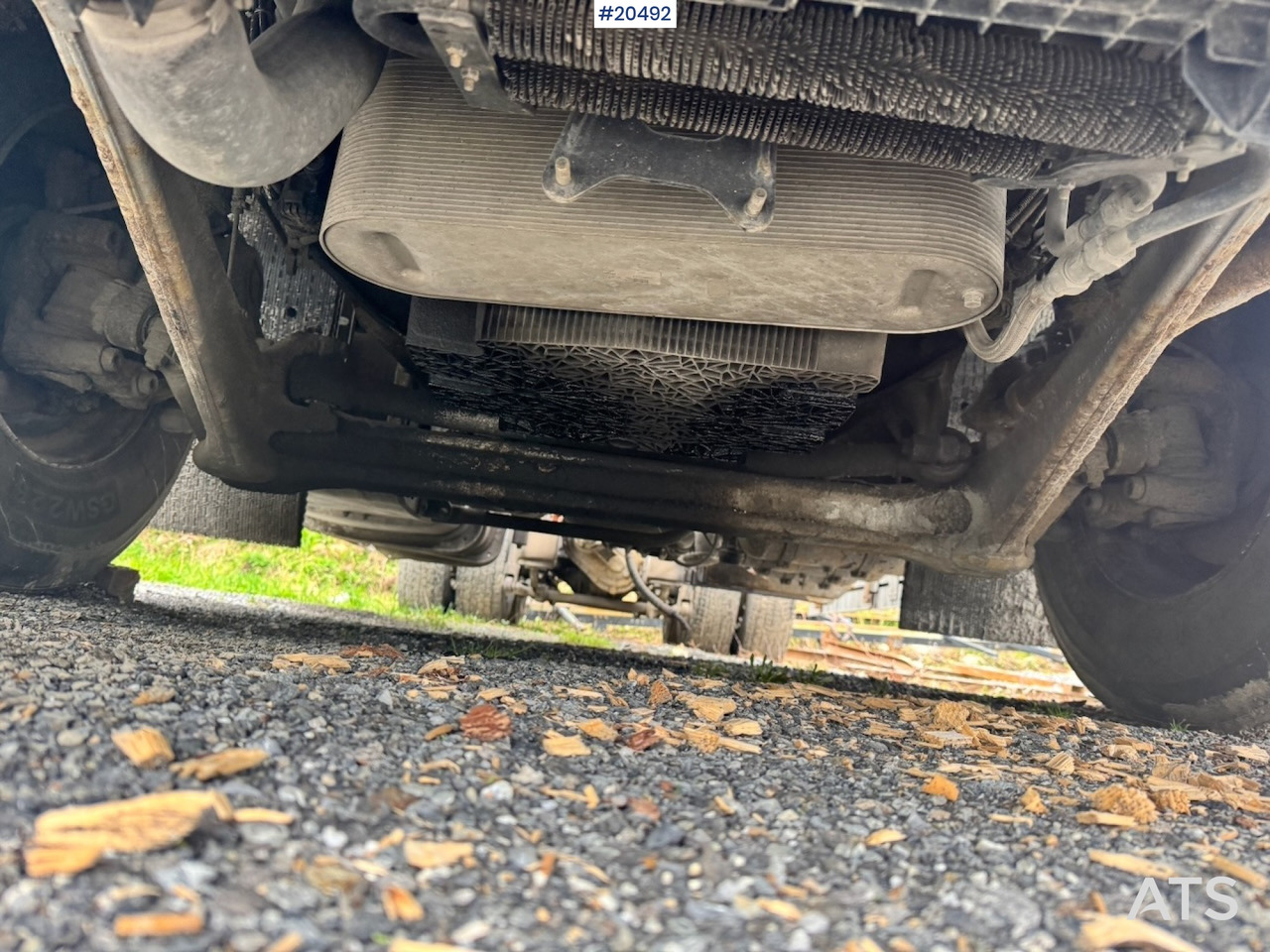 Kamion sa golom šasijom i zatvorenom kabinom MAN TGX 33.560: slika 8