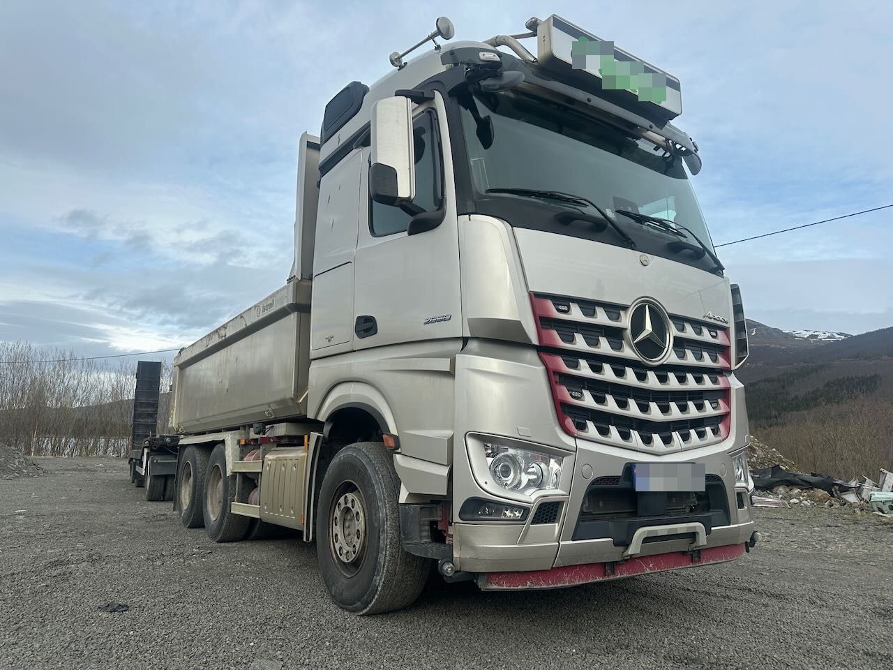 Mercedes Arocs 2658 - Istovarivač: slika 1 Mercedes Arocs 2658 - Istovarivač: slika 1