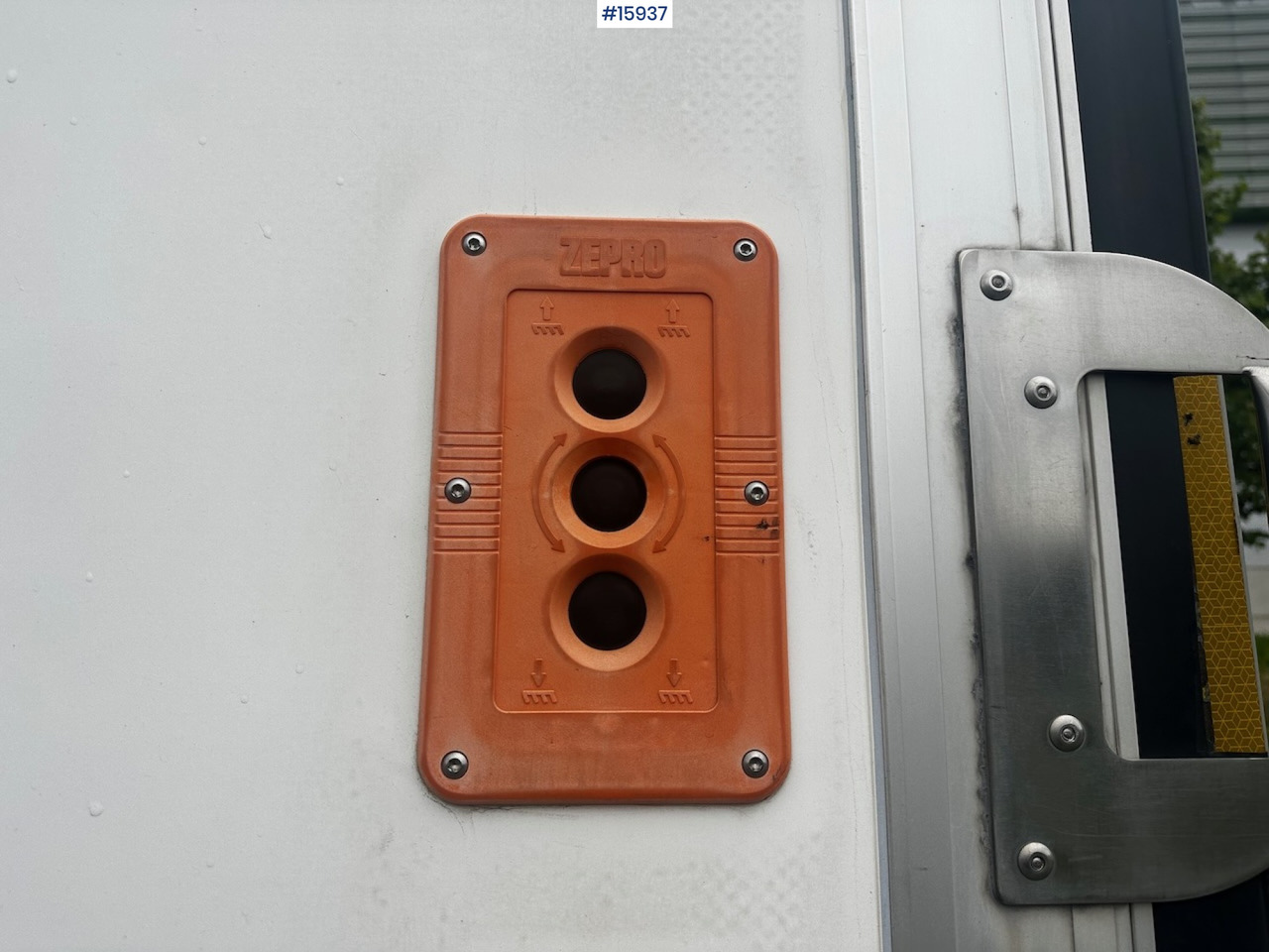 Kamion sa zatvorenim sandukom Mercedes Atego: slika 18 Kamion sa zatvorenim sandukom Mercedes Atego: slika 18