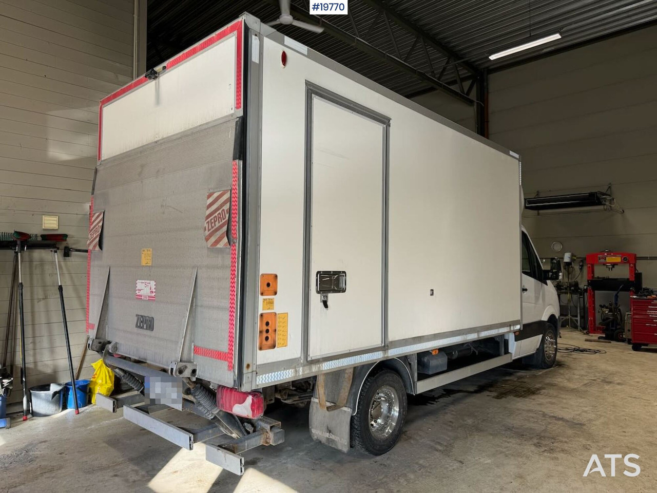 Mercedes Sprinter - Kamion sa zatvorenim sandukom: slika 5 Mercedes Sprinter - Kamion sa zatvorenim sandukom: slika 5
