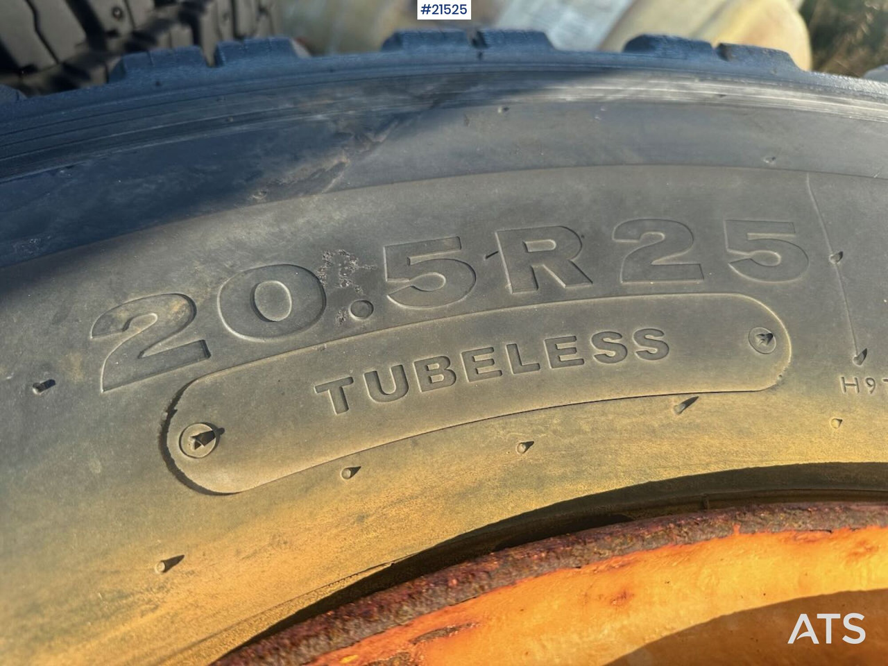 Michelin hjullaster dekk til Volvo L110 - Kompletan točak za Građevinska mašina: slika 3 Michelin hjullaster dekk til Volvo L110 - Kompletan točak za Građevinska mašina: slika 3