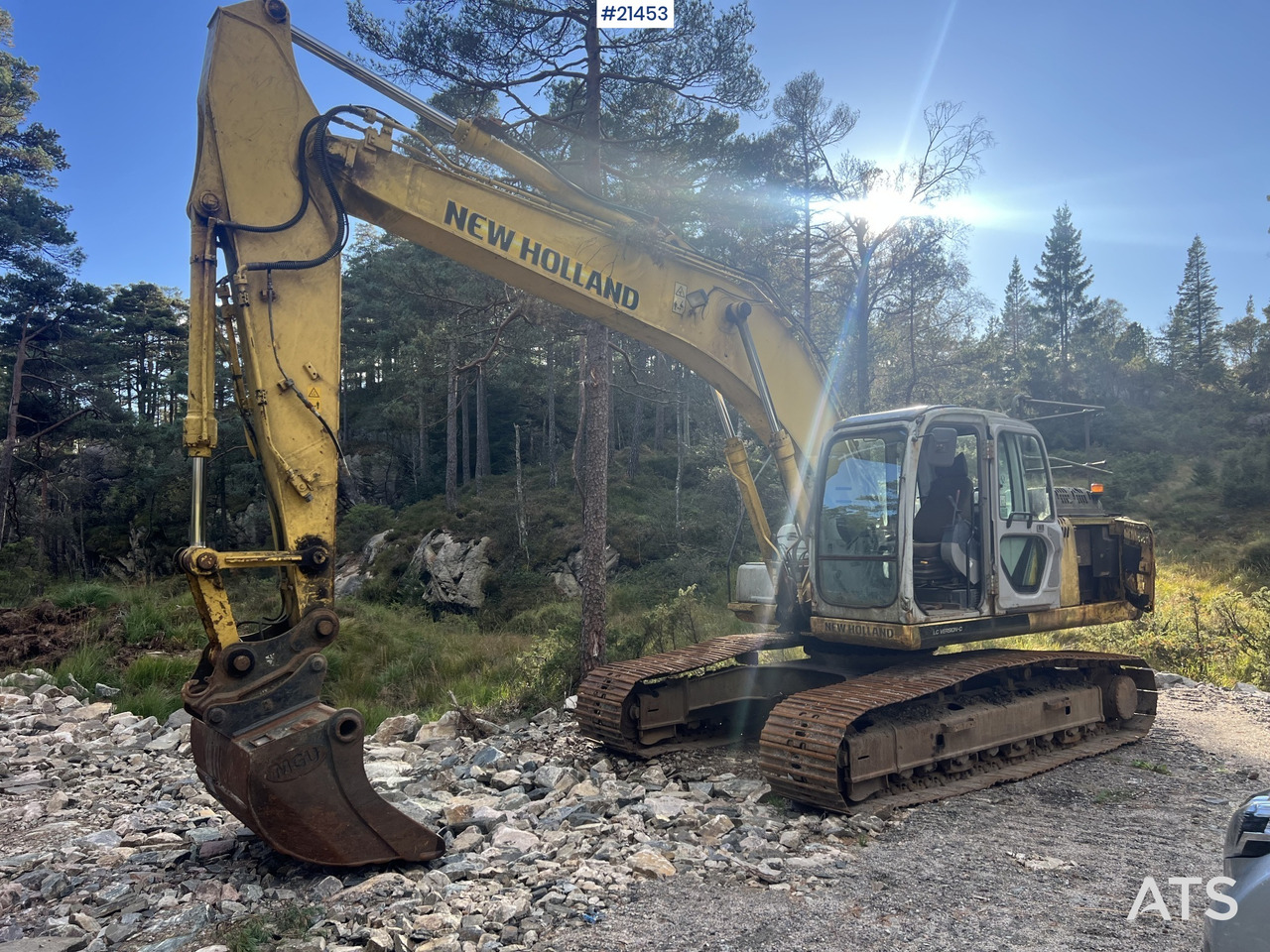 New Holland E215 Gravemaskin - Bager guseničar: slika 1 New Holland E215 Gravemaskin - Bager guseničar: slika 1