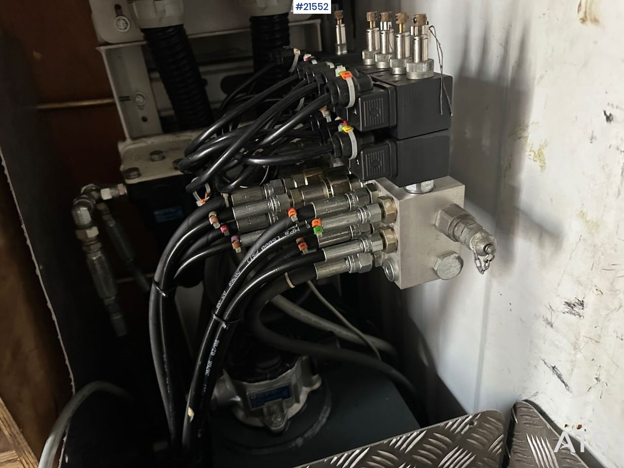 Vazdušna platforma montirana na kamion, Furgon Renault Master liftbil m/ France Elevateur løftekurv. SE VIDEO: slika 24