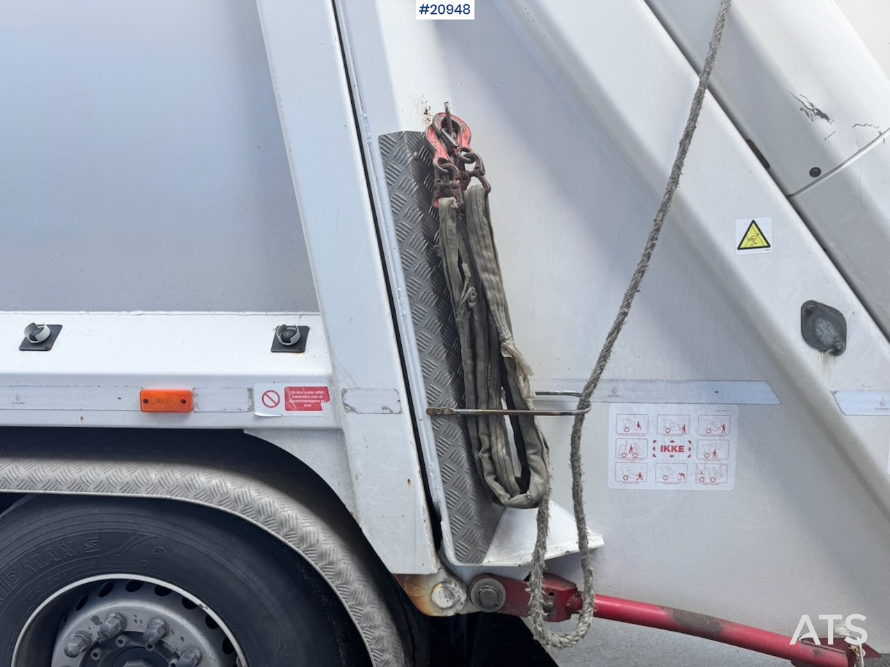 Kamion za smeće Scania P410: slika 25