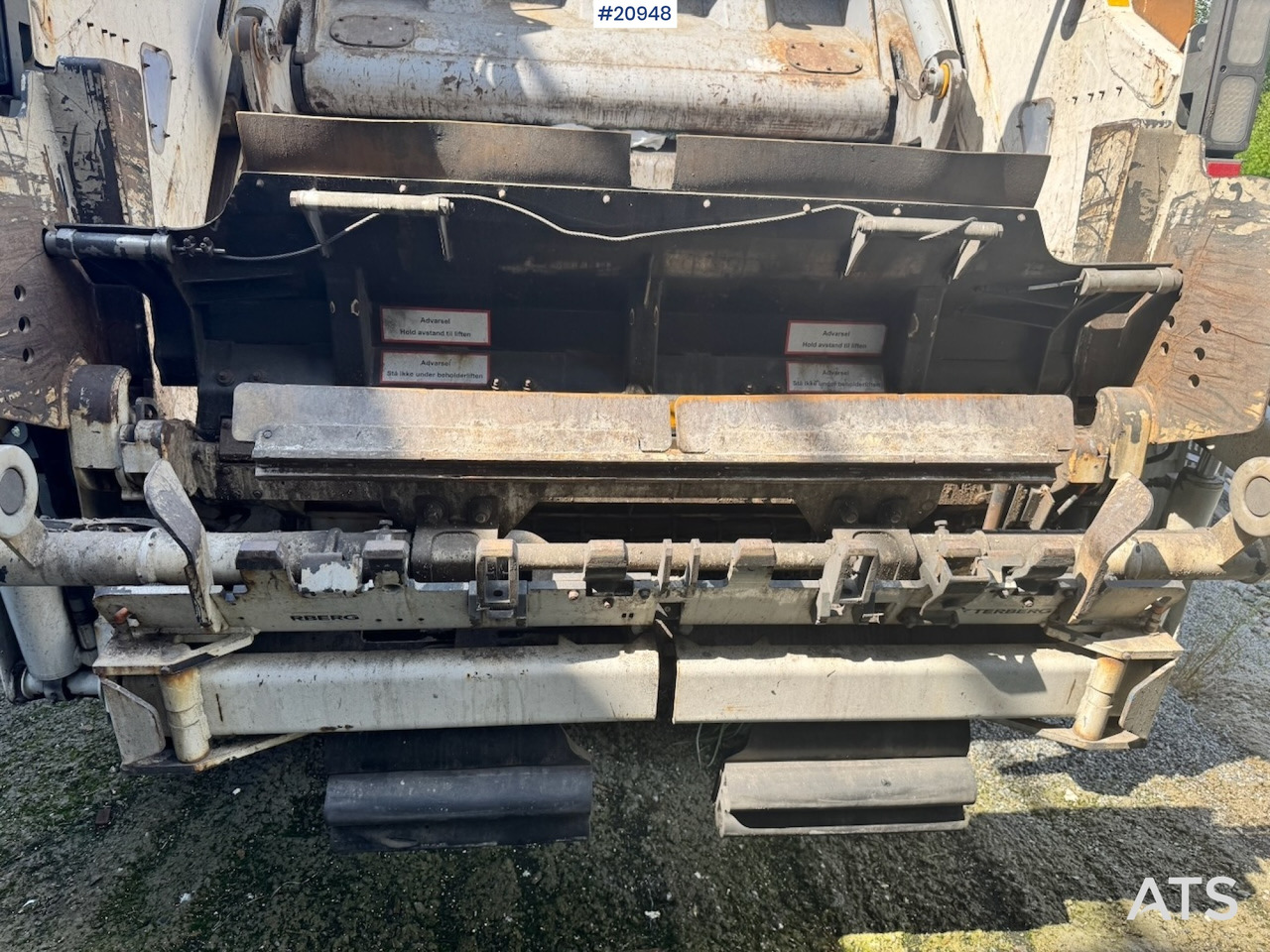 Kamion za smeće Scania P410: slika 32