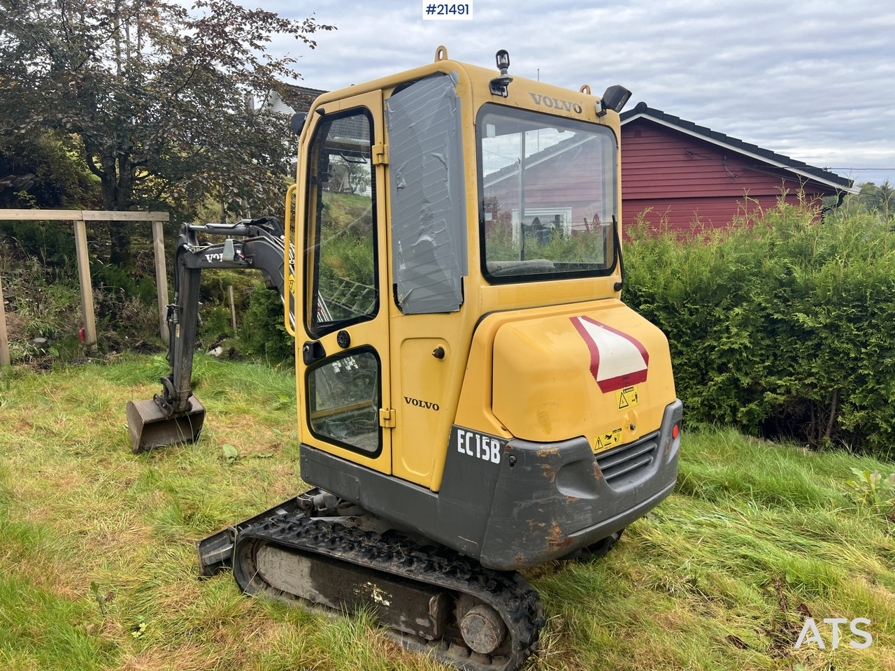 Volvo EC15B - Mini bager: slika 4 Volvo EC15B - Mini bager: slika 4