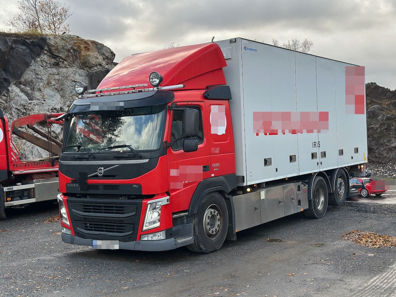 Volvo FM 500 6x2 skapbil m/ full sideåpning og lift. - Kamion sa zatvorenim sandukom: slika 1 Volvo FM 500 6x2 skapbil m/ full sideåpning og lift. - Kamion sa zatvorenim sandukom: slika 1