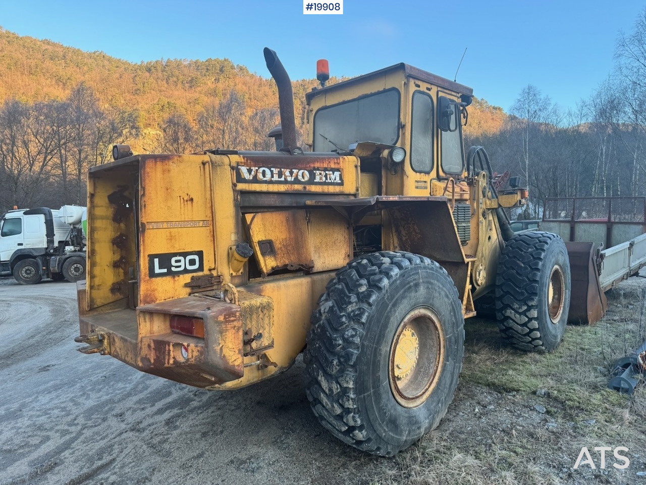 Volvo L90 - Utovarivač točkaš: slika 4 Volvo L90 - Utovarivač točkaš: slika 4