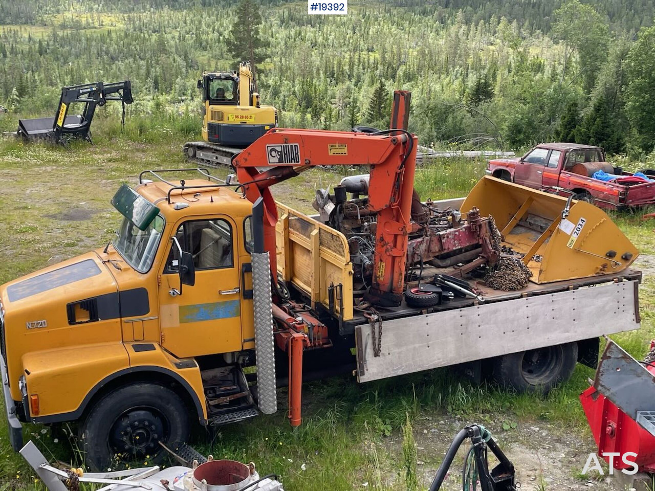 Volvo N720 - Kamion sa tovarnim sandukom, Kamion sa dizalicom: slika 5 Volvo N720 - Kamion sa tovarnim sandukom, Kamion sa dizalicom: slika 5