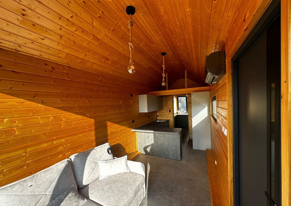 Boro Drewniany DOMEK MOBILNY na przyczepie 7,5m x 2,5m - Kamper: slika 3 Boro Drewniany DOMEK MOBILNY na przyczepie 7,5m x 2,5m - Kamper: slika 3