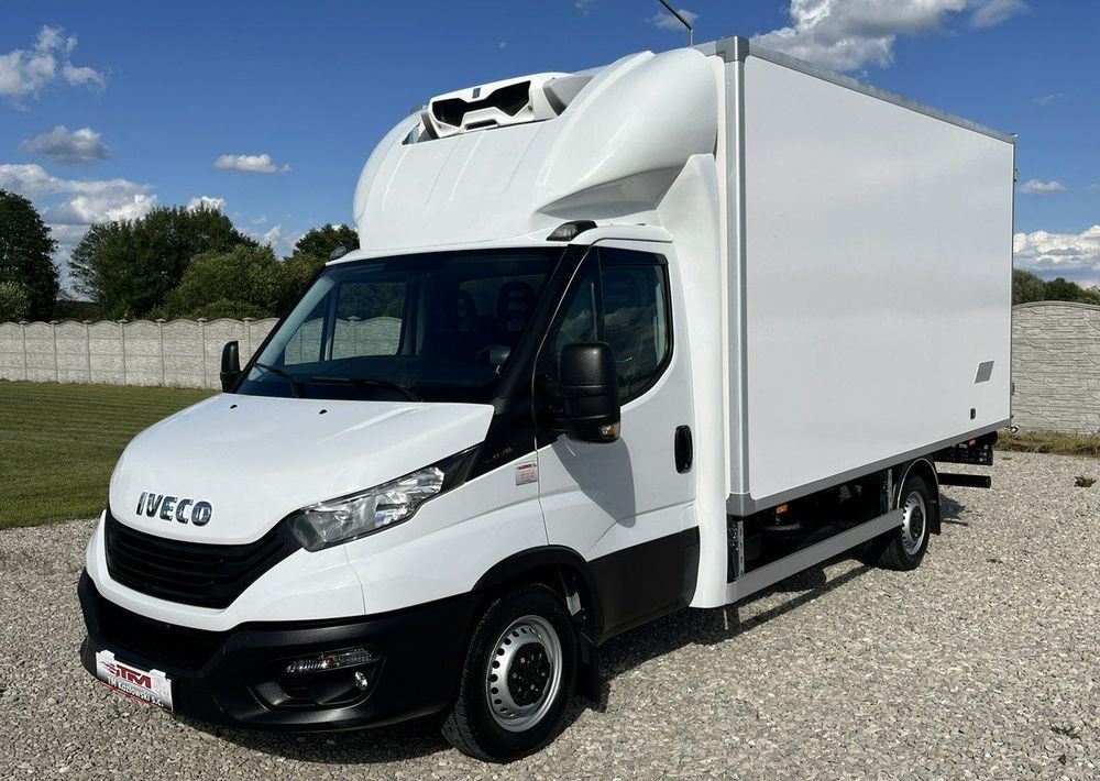 Iveco Daily - Dostavno vozilo sa zatvorenim sandukom: slika 2 Iveco Daily - Dostavno vozilo sa zatvorenim sandukom: slika 2