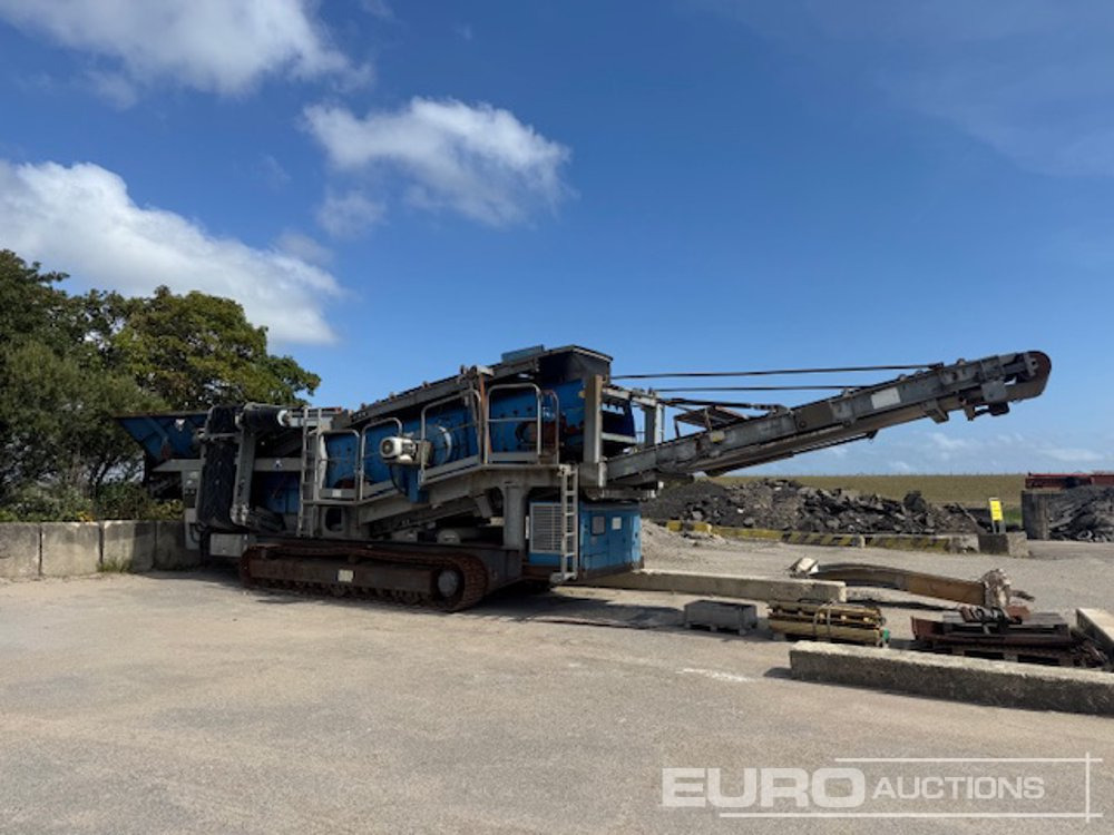 2004 SBM Tracked Screener, 3-Way Split, Diesel generator (1046 Hours), Spare Screenerdecks, Conveyor Roll, several Rolls - Sito: slika 1 2004 SBM Tracked Screener, 3-Way Split, Diesel generator (1046 Hours), Spare Screenerdecks, Conveyor Roll, several Rolls - Sito: slika 1